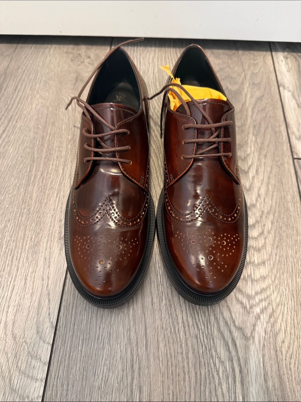 Tod's Brown Leather Brogue Lace-Up Flats